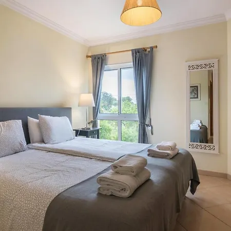 Townhouse Luna アルマンシル