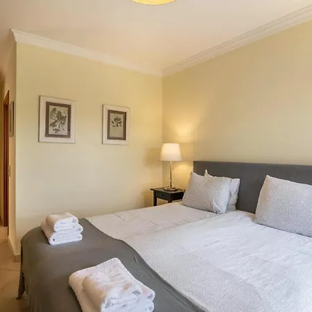 Townhouse Luna Вилла *